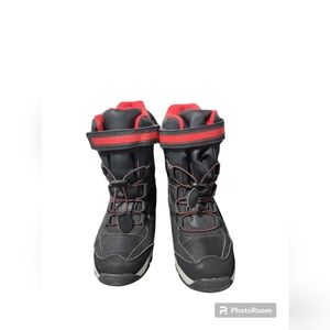 Kids Totes Black and Red Size 3